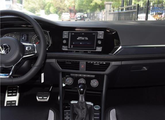 速腾 2019款 280TSI DSG R-Line 国V 中控类   中控台
