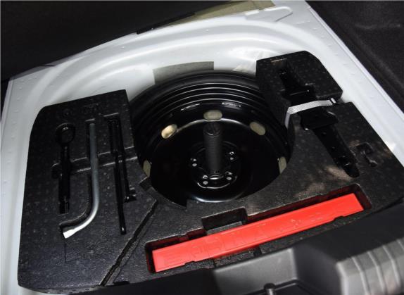 速腾 2019款 280TSI DSG R-Line 国V 其他细节类   备胎