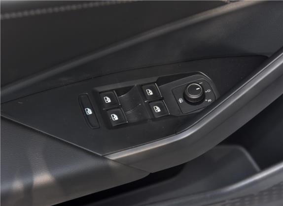 速腾 2019款 280TSI DSG R-Line 国V 车厢座椅   门窗控制