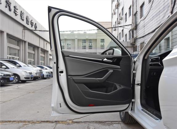速腾 2019款 280TSI DSG豪华型 国V 车厢座椅   前门板
