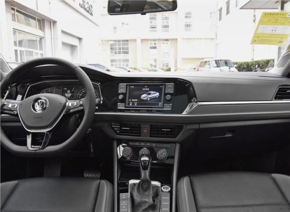 速腾 2019款 280TSI DSG舒适型 国V 中控类   中控台