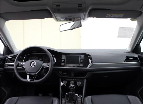 速腾 2019款 200TSI 手动舒适型 国V 中控类   中控全图