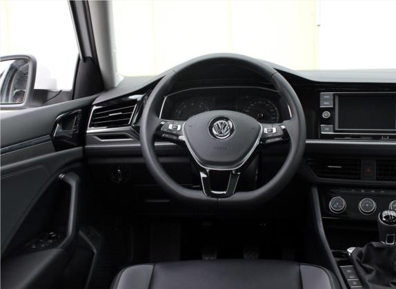 速腾 2019款 200TSI 手动舒适型 国V 中控类   驾驶位