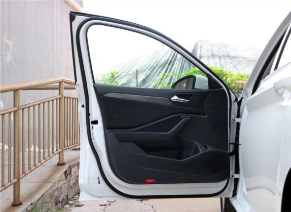 速腾 2019款 200TSI DSG时尚型 国VI 车厢座椅   前门板