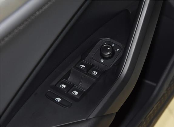 速腾 2019款 200TSI DSG舒适型 国VI 车厢座椅   门窗控制