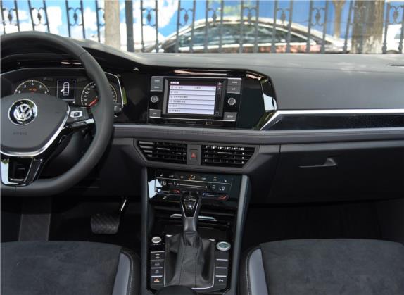 速腾 2019款 280TSI DSG豪华型 国VI 中控类   中控台