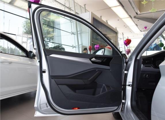 速腾 2020款 200TSI DSG舒适型 国VI 车厢座椅   前门板