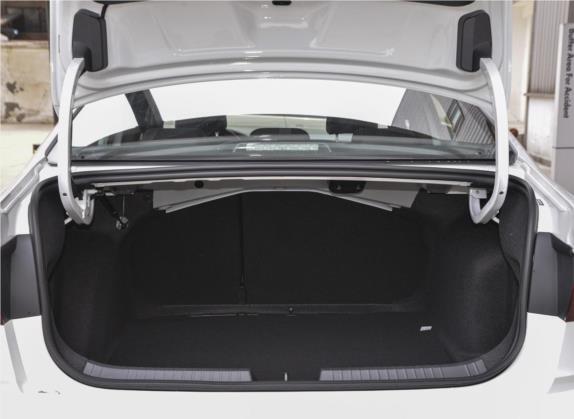速腾 2020款 280TSI DSG R-Line 国VI 车厢座椅   后备厢