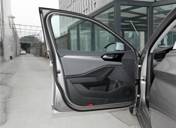 速腾 2021款 200TSI 手动舒适智联版 车厢座椅   前门板