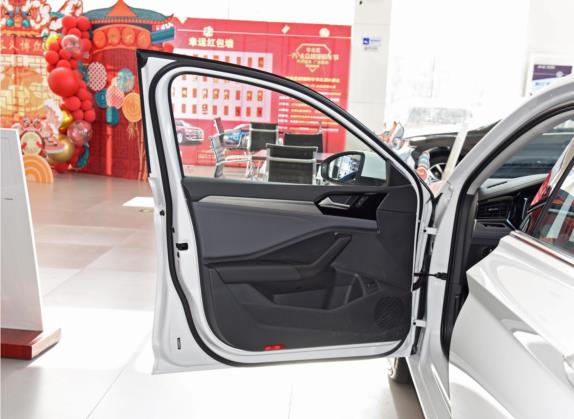 速腾 2022款 280TSI DSG飞越版 车厢座椅   前门板