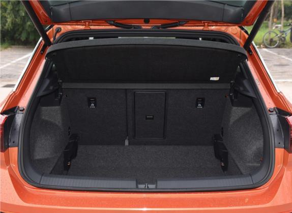 T-ROC探歌 2018款 280TSI DSG两驱豪华型 国V 车厢座椅   后备厢
