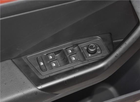 T-ROC探歌 2018款 280TSI DSG两驱豪华型 国V 车厢座椅   门窗控制