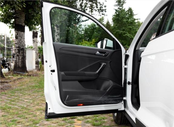 T-ROC探歌 2018款 230TSI DSG两驱时尚型 国V 车厢座椅   前门板