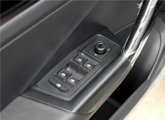 T-ROC探歌 2018款 280TSI DSG两驱舒适型 国V 车厢座椅   门窗控制