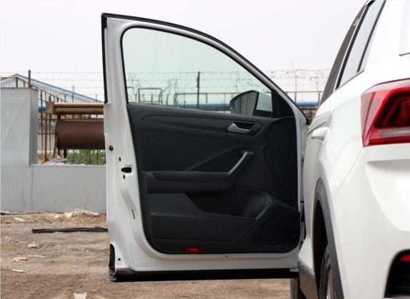T-ROC探歌 2018款 230TSI DSG两驱时尚型 国VI 车厢座椅   前门板