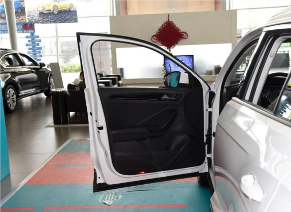 T-ROC探歌 2018款 280TSI DSG两驱舒适型 国VI 车厢座椅   前门板