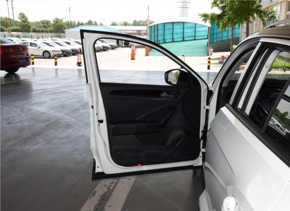 T-ROC探歌 2018款 280TSI DSG四驱舒适型 国VI 车厢座椅   前门板