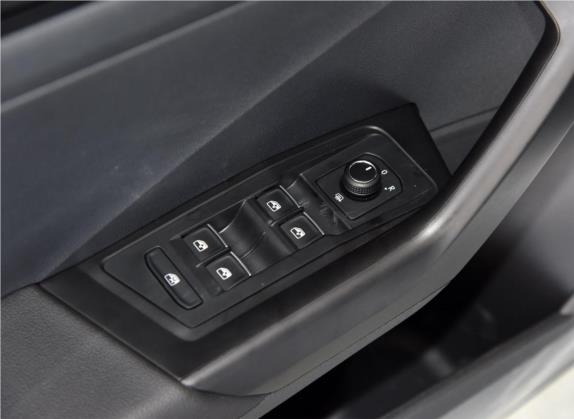 T-ROC探歌 2018款 280TSI DSG四驱舒适型 国VI 车厢座椅   门窗控制