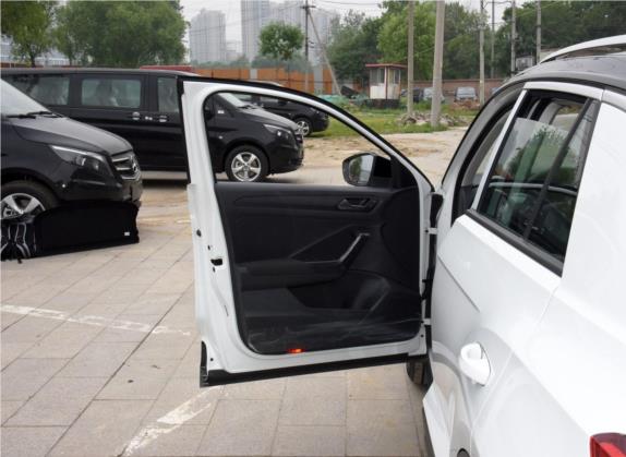 T-ROC探歌 2019款 230TSI DSG两驱时尚型 国V 车厢座椅   前门板