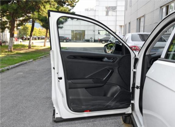T-ROC探歌 2019款 280TSI DSG四驱舒适型 国V 车厢座椅   前门板