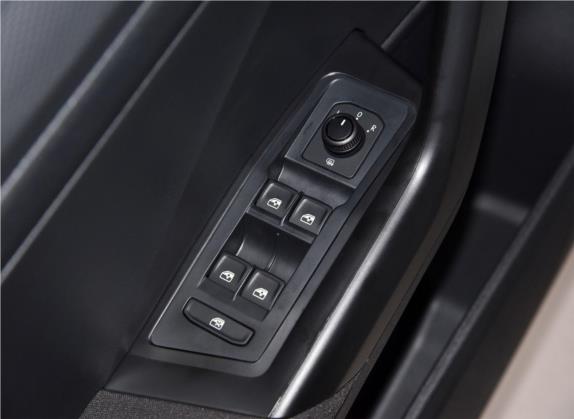 T-ROC探歌 2019款 230TSI DSG两驱时尚型 国VI 车厢座椅   门窗控制