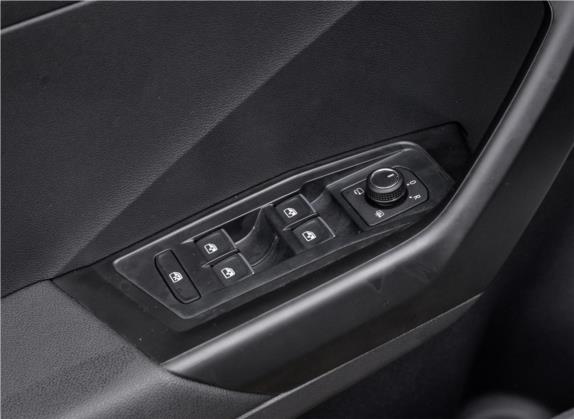 T-ROC探歌 2019款 280TSI DSG四驱豪华型 国VI 车厢座椅   门窗控制