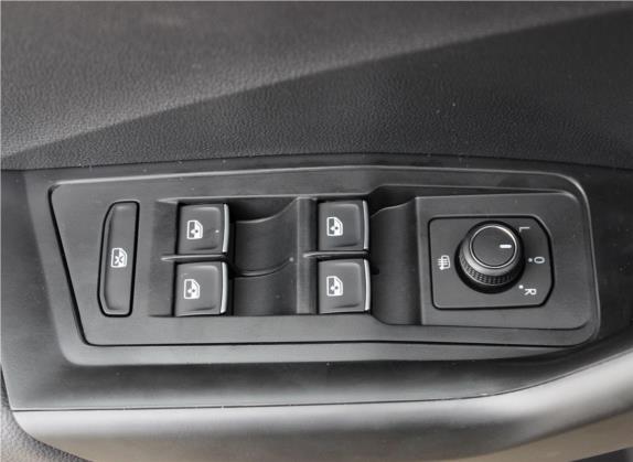 T-ROC探歌 2020款 230TSI DSG两驱进取型 车厢座椅   门窗控制