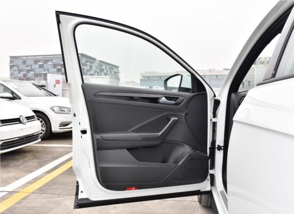 T-ROC探歌 2020款 280TSI DSG两驱豪华型 车厢座椅   前门板