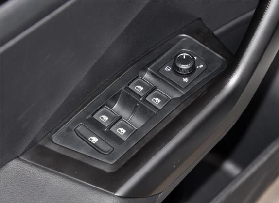 T-ROC探歌 2020款 280TSI DSG四驱豪华型 车厢座椅   门窗控制