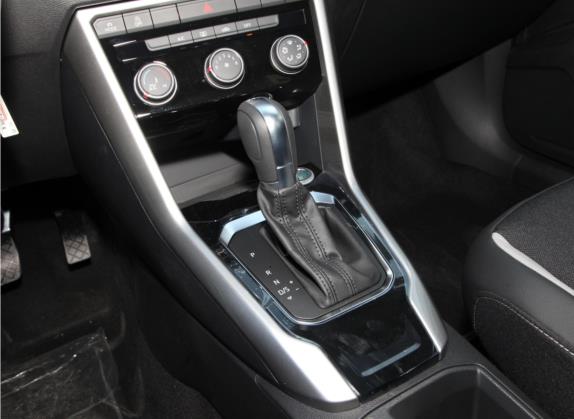 T-ROC探歌 2021款 280TSI DSG两驱精英智联版 中控类   挡把
