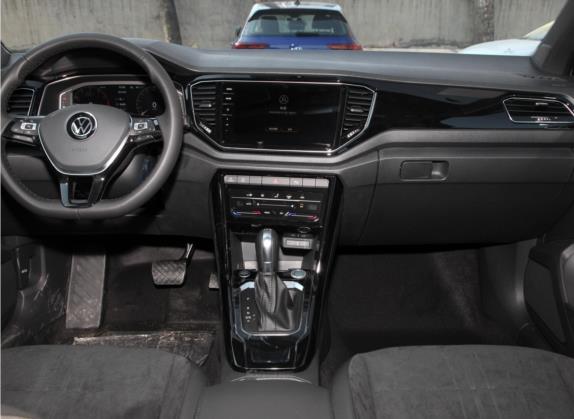 T-ROC探歌 2021款 280TSI DSG两驱豪华智联版 中控类   中控台