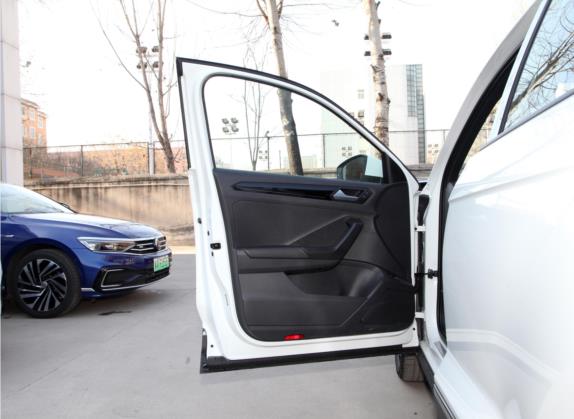 T-ROC探歌 2021款 280TSI DSG两驱豪华智联版 车厢座椅   前门板