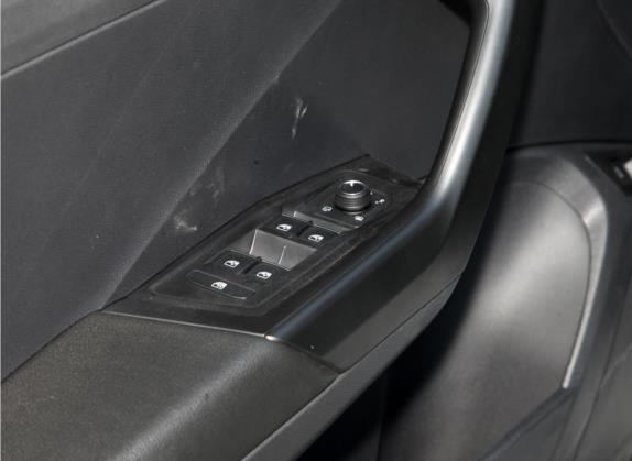 T-ROC探歌 2021款 280TSI DSG两驱豪华智联版 车厢座椅   门窗控制