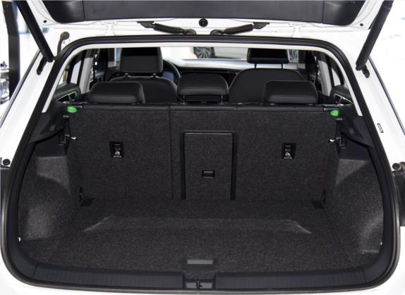 T-ROC探歌 2021款 改款 280TSI DSG两驱舒适智联版 车厢座椅   后备厢