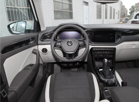 T-ROC探歌 2021款 改款 280TSI DSG四驱豪华智联版 中控类   驾驶位
