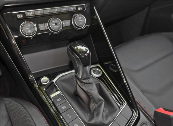 探岳 2019款 330TSI 两驱豪华型 国V 中控类   挡把