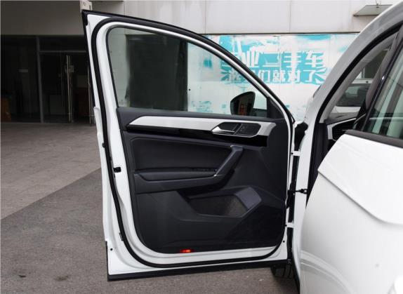 探岳 2019款 330TSI 四驱豪华型 国V 车厢座椅   前门板