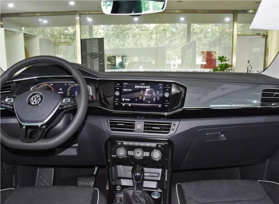 探岳 2019款 380TSI 四驱尊贵型 国VI 中控类   中控台