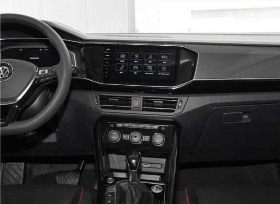 探岳 2019款 380TSI 四驱旗舰型 国VI 中控类   中控台