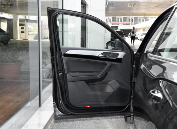 探岳 2019款 330TSI 两驱豪华型Plus 国VI 车厢座椅   前门板