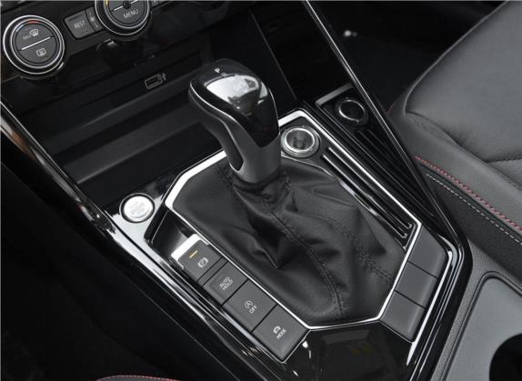 探岳 2019款 330TSI 两驱豪华型Plus 国VI 中控类   挡把