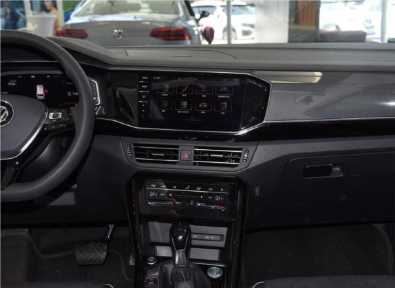 探岳 2020款 330TSI 两驱豪华智联版Pro 中控类   中控台