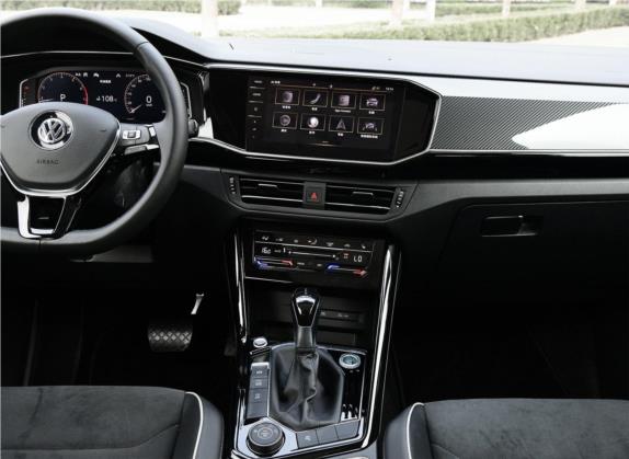 探岳 2020款 380TSI 四驱豪华智联版Pro 中控类   中控台