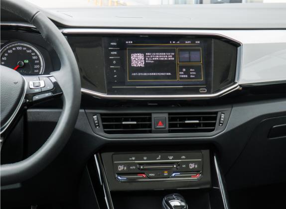 探岳 2021款 330TSI 两驱豪华智联版 中控类   中控台