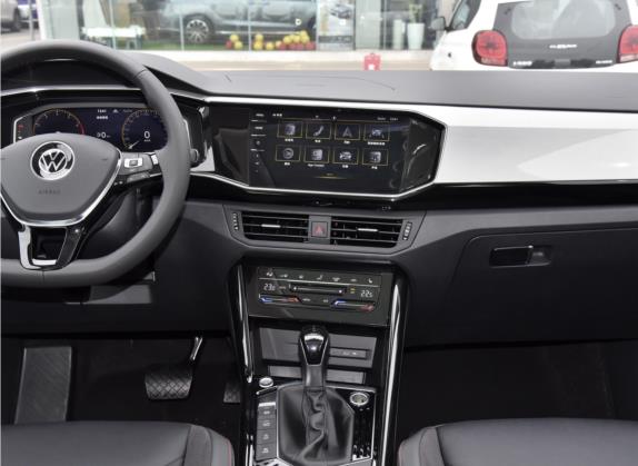 探岳 2021款 330TSI 两驱3周年限量版Plus 中控类   中控台