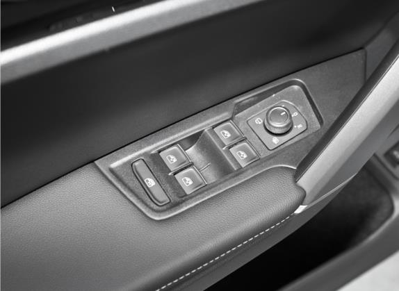 探岳 2022款 380TSI 四驱R-Line智联版 车厢座椅   门窗控制