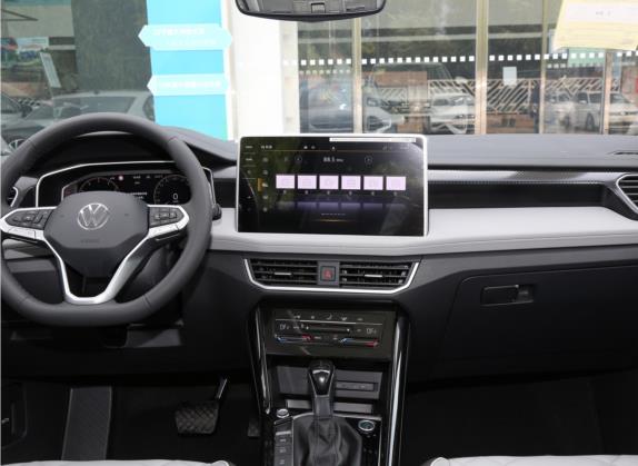 探岳 2023款 280TSI 两驱豪华Plus进阶版 中控类   中控台