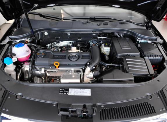 迈腾 2011款 1.4TSI 精英型 其他细节类   发动机舱