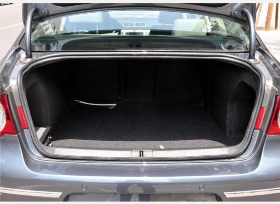 迈腾 2011款 1.8TSI DSG豪华型 车厢座椅   后备厢