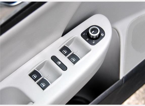 迈腾 2011款 2.0TSI DSG豪华型 车厢座椅   门窗控制